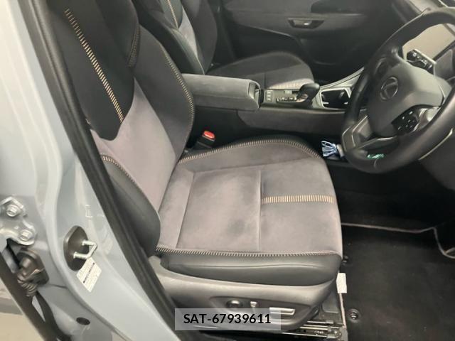 Lexus LBX 2024-01 7877347-15