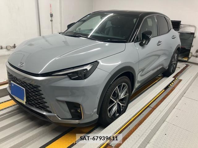 Lexus LBX 2024-01 7877347-3