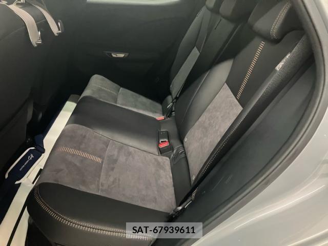 Lexus LBX 2024-01 7877347-8
