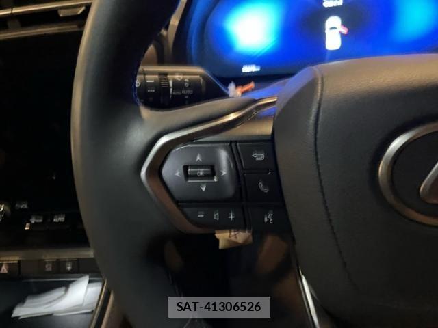 Lexus LBX 2024-10 7877350-12