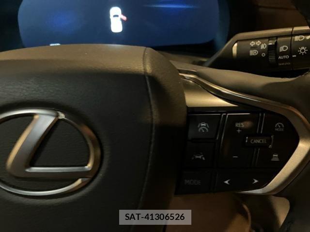 Lexus LBX 2024-10 7877350-13
