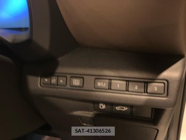 Lexus LBX 2024-10 7877350-14