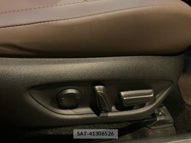 Lexus LBX 2024-10 7877350-15