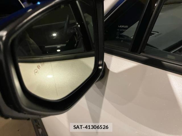 Lexus LBX 2024-10 7877350-23