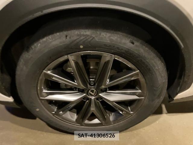 Lexus LBX 2024-10 7877350-3