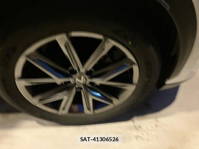 Lexus LBX 2024-10 7877350-4