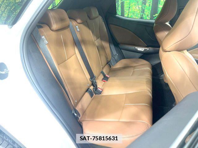 Lexus LBX 2024-07 7902854-8