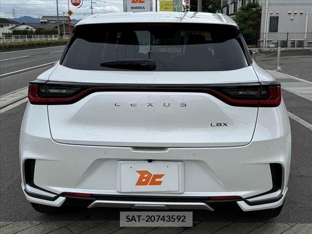Lexus LBX 2025-06 7902853-13