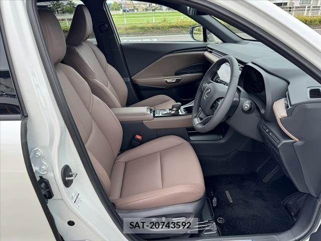 Lexus LBX 2025-06 7902853-15