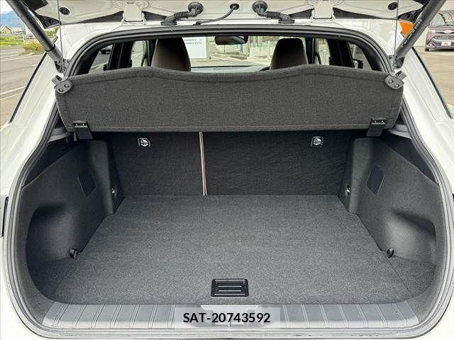 Lexus LBX 2025-06 7902853-19