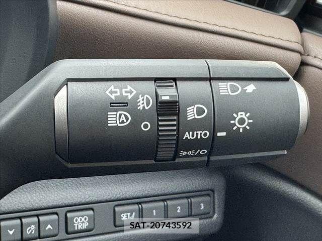 Lexus LBX 2025-06 7902853-21