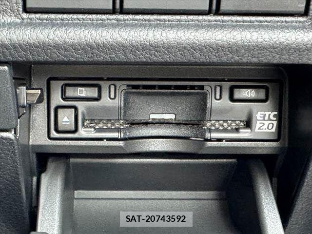 Lexus LBX 2025-06 7902853-26