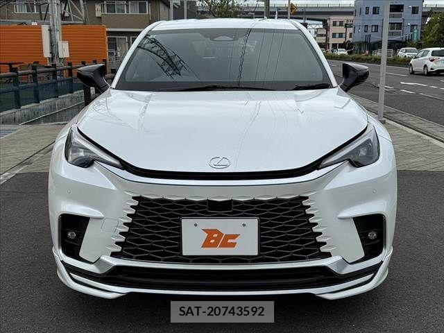 Lexus LBX 2025-06 7902853-8