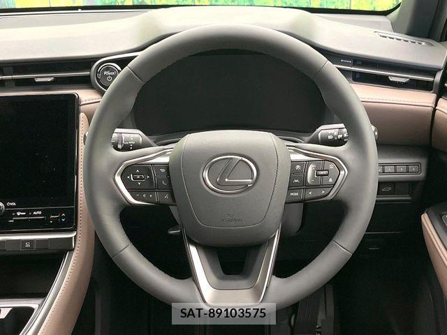 Lexus LBX 2025-09 7962396-10