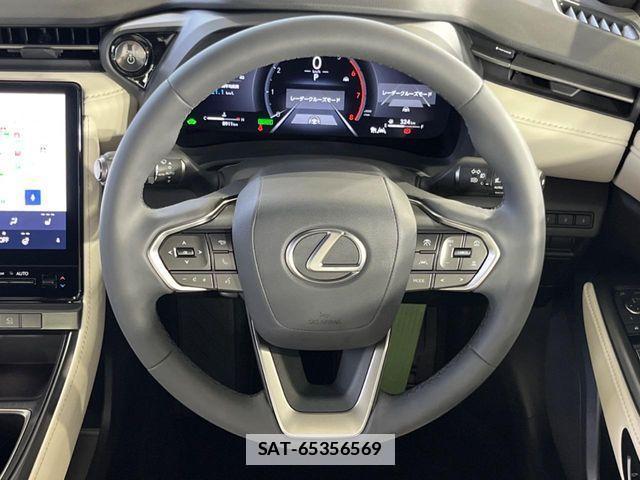Lexus LBX 2025-03 7979765-11