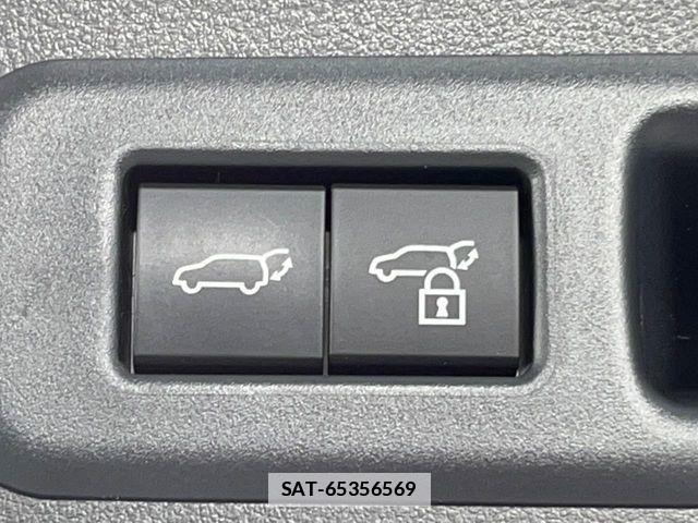 Lexus LBX 2025-03 7979765-7