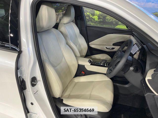 Lexus LBX 2025-03 7979765-8