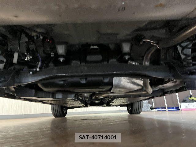 Lexus LBX 2024-07 8036431-23