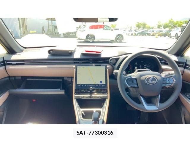 Lexus LBX 2026-04 8036433-13