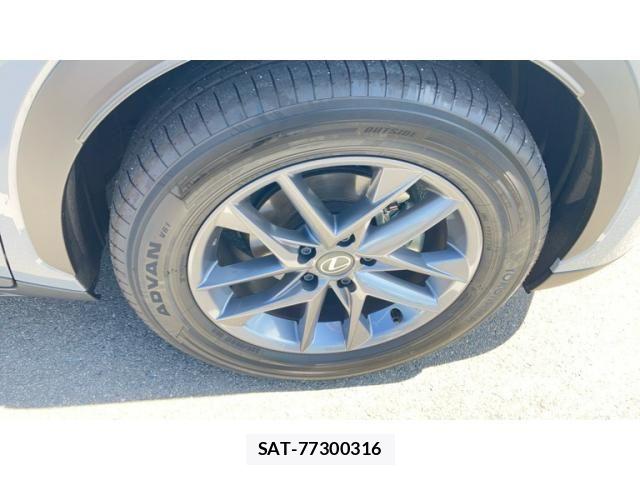 Lexus LBX 2026-04 8036433-3
