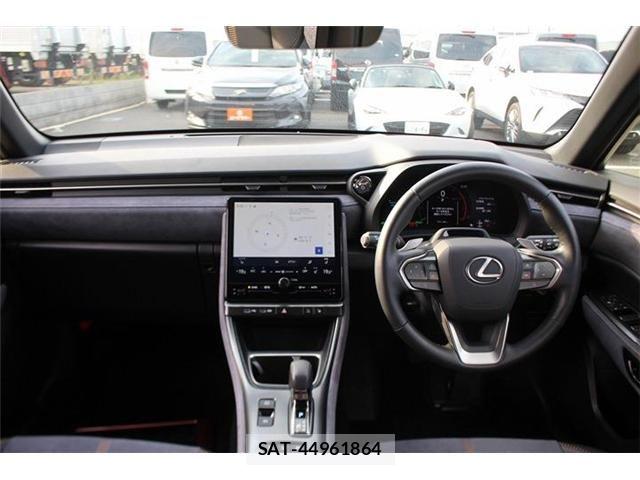 Lexus LBX 2024-04 8074341-16