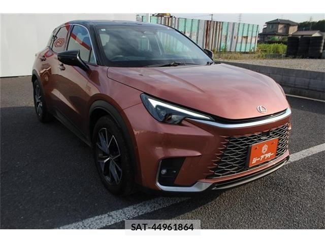 Lexus LBX 2024-04 8074341-19