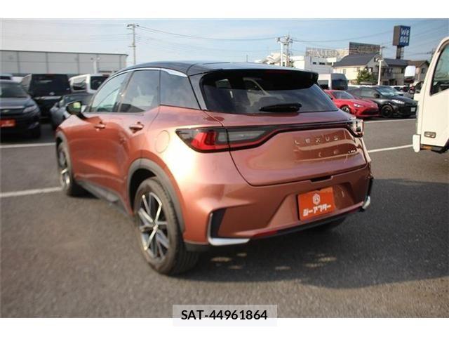Lexus LBX 2024-04 8074341-21