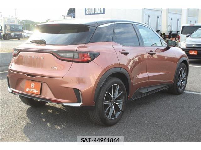 Lexus LBX 2024-04 8074341-22