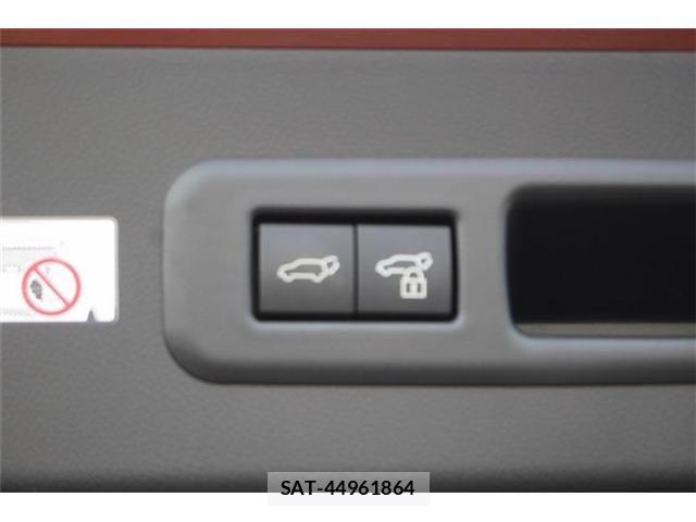 Lexus LBX 2024-04 8074341-3