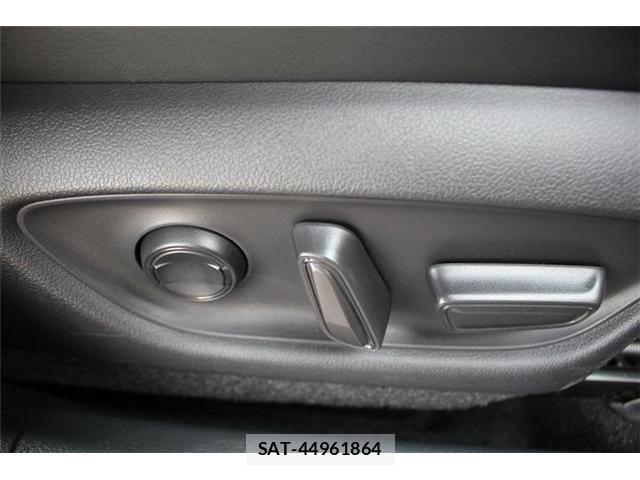 Lexus LBX 2024-04 8074341-5