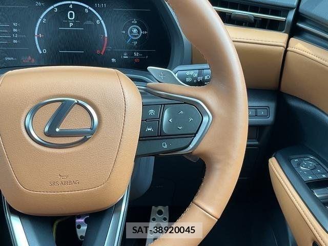 Lexus LBX 2025-10 8074339-13