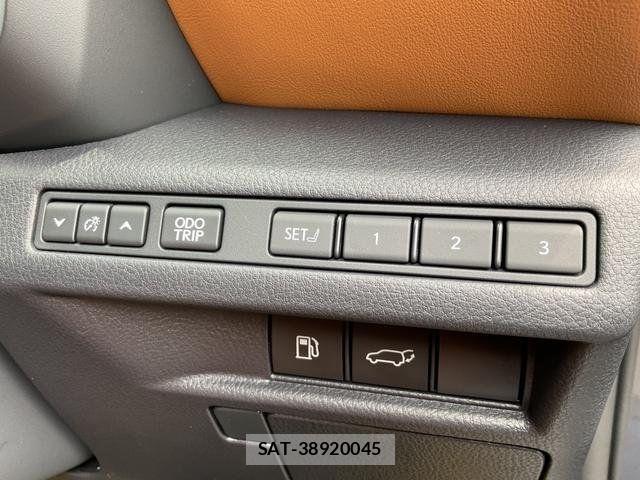 Lexus LBX 2025-10 8074339-15