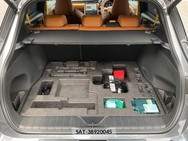 Lexus LBX 2025-10 8074339-21