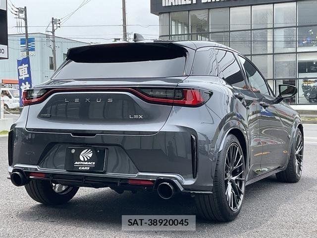 Lexus LBX 2025-10 8074339-2