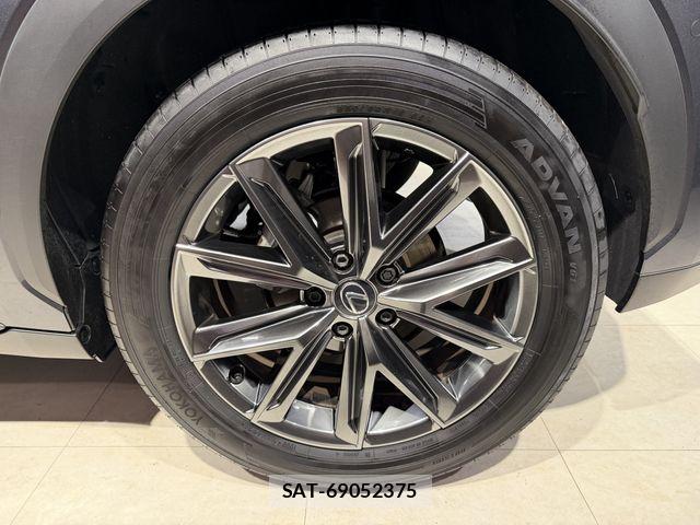 Lexus LBX 2024-01 8158696-10