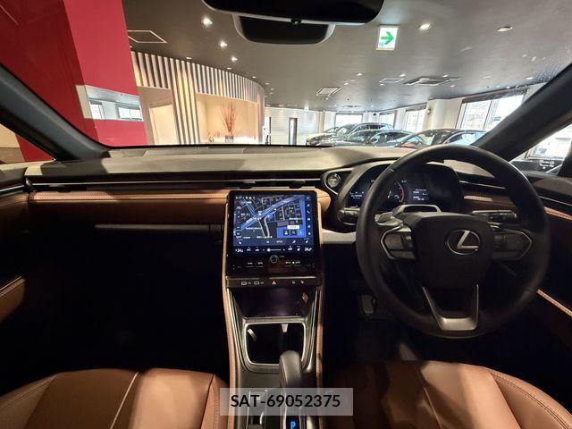 Lexus LBX 2024-01 8158696-1