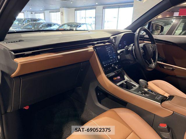 Lexus LBX 2024-01 8158696-20