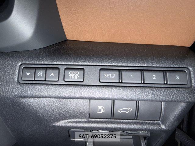 Lexus LBX 2024-01 8158696-22