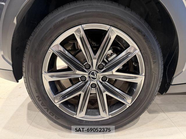 Lexus LBX 2024-01 8158696-7