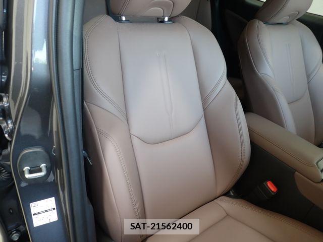 Lexus LBX 2025-06 8208372-21