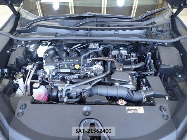 Lexus LBX 2025-06 8208372-25