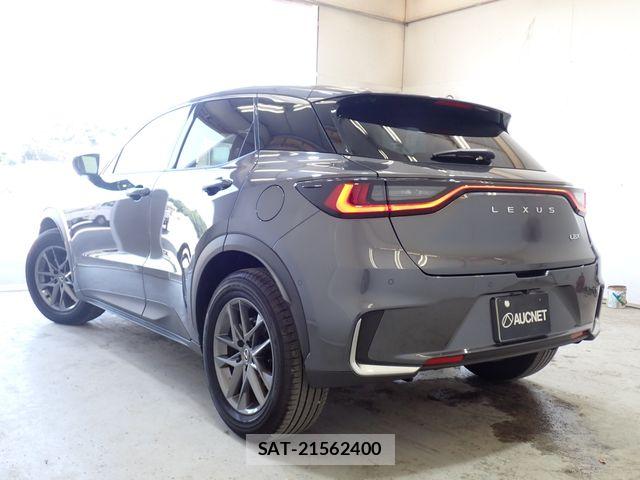 Lexus LBX 2025-06 8208372-2