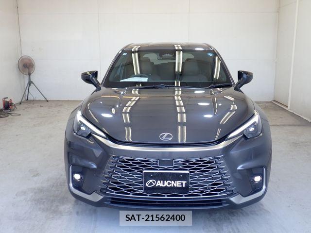 Lexus LBX 2025-06 8208372-4