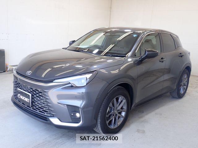 Lexus LBX 2025-06 8208372-6