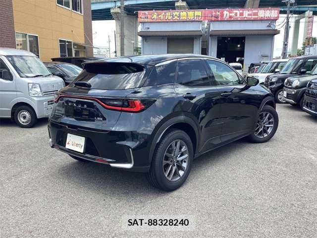 Lexus LBX 2025-11 8208381-12