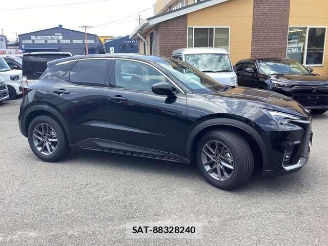 Lexus LBX 2025-11 8208381-13
