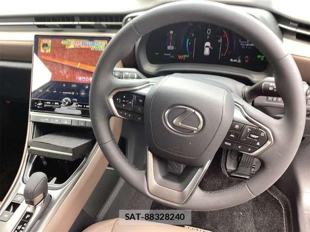 Lexus LBX 2025-11 8208381-1