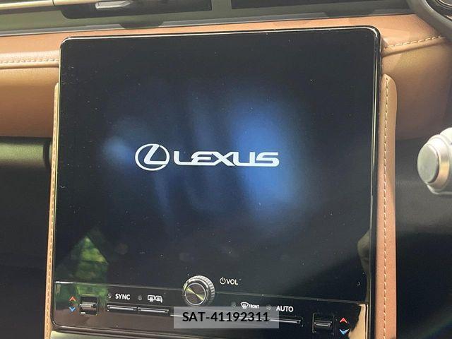 Lexus LBX 2024-03 8208380-2