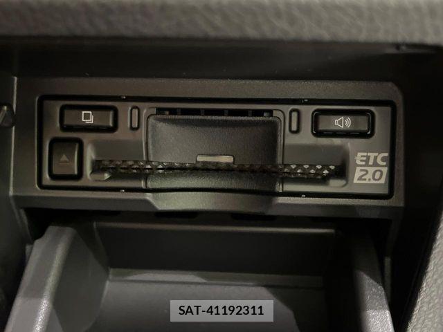 Lexus LBX 2024-03 8208380-6