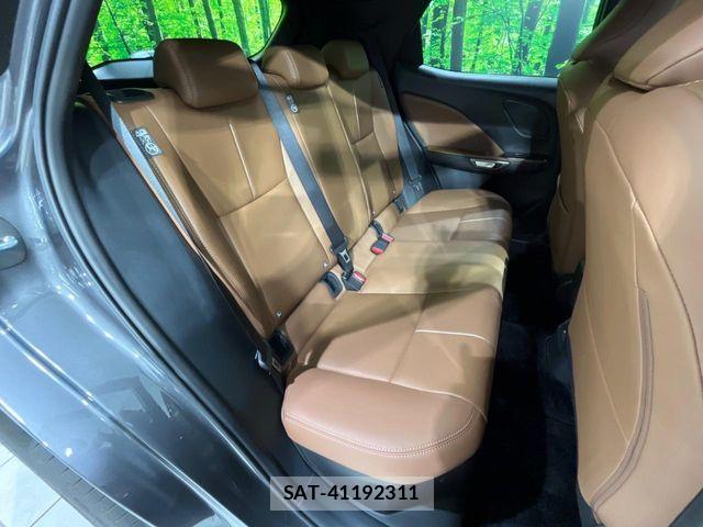 Lexus LBX 2024-03 8208380-8